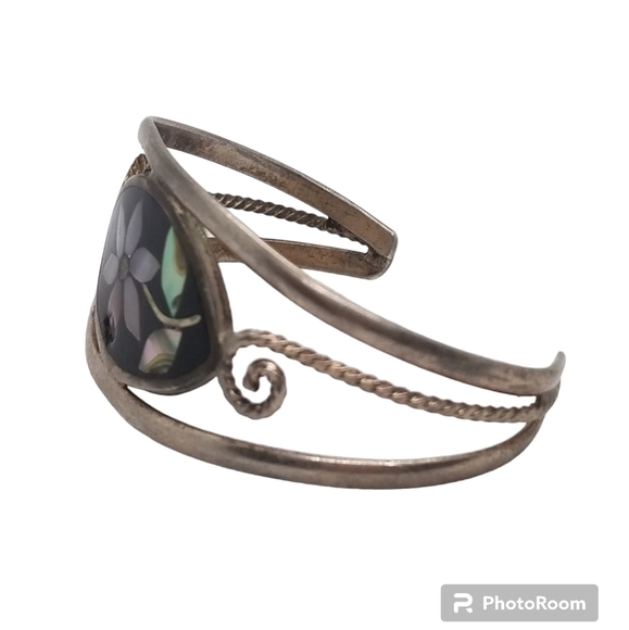 VINTAGE SILVERPLATED BRASS & MOTHER OF PEARL MOSAIC HEIRLOOM BABY  BRACELET - Picture 2 of 4